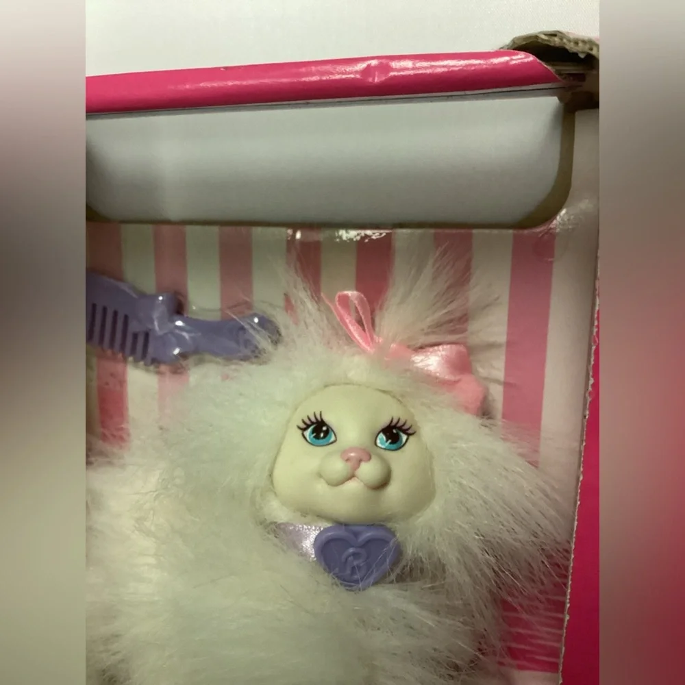 Mattel Barbie Pets Persian Cat with Comb - White and Pink ria